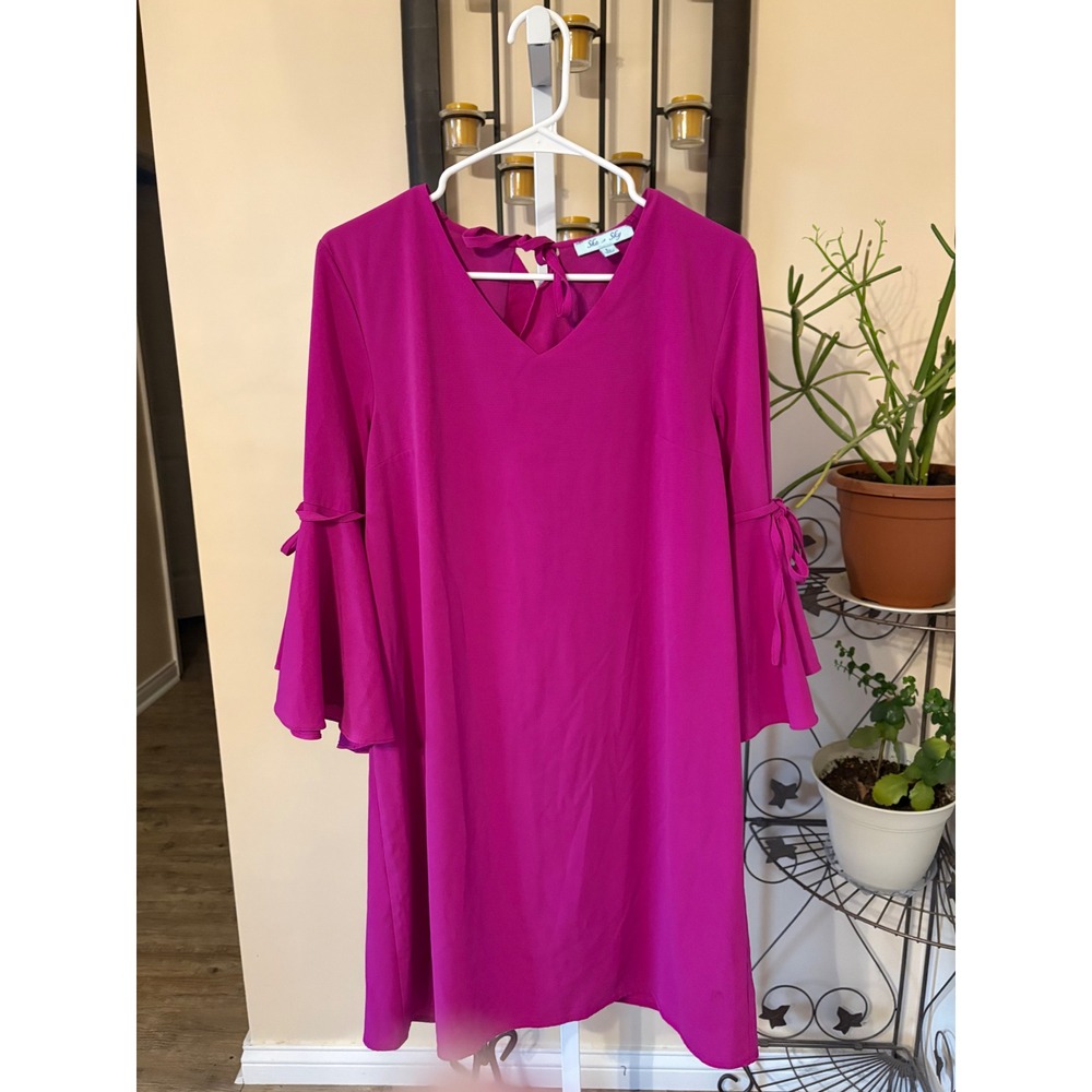 She + Sky Magenta Pink V-Neck Bell Sleeve Ruffle Back Tie Shift Dress Large